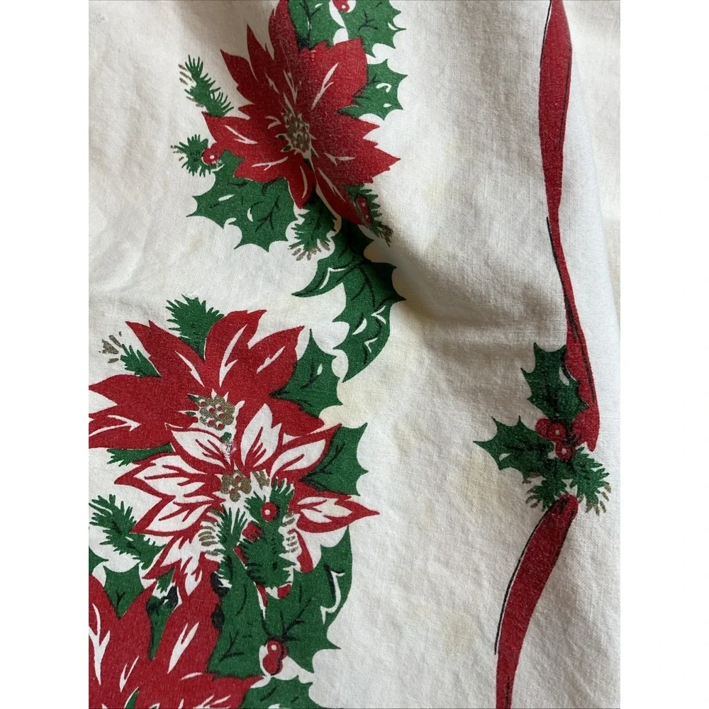 Vintage 100%‎ Cotton Christmas Tablecloth Poinsettia Holly 62 X 48 Retro Holiday
